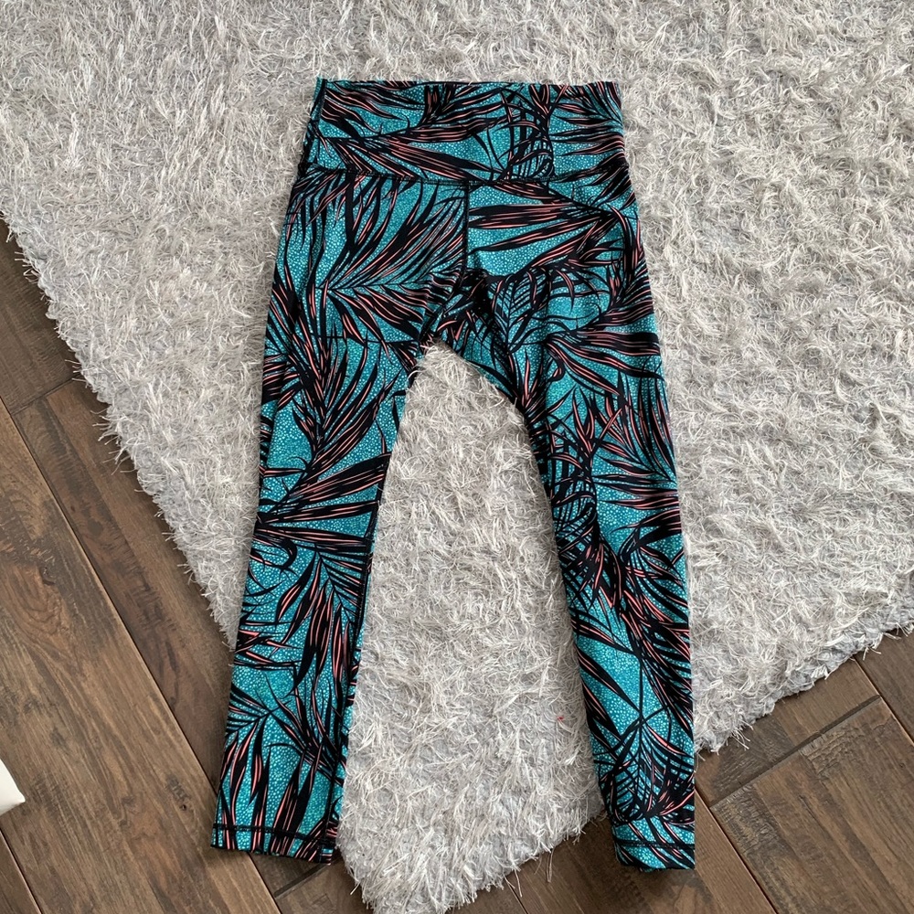 Lululemon cropped patterned leggings
